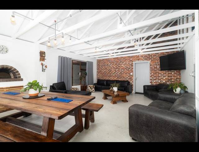 5 BEDROOM HOUSE FOR SALE IN VREDEKLOOF